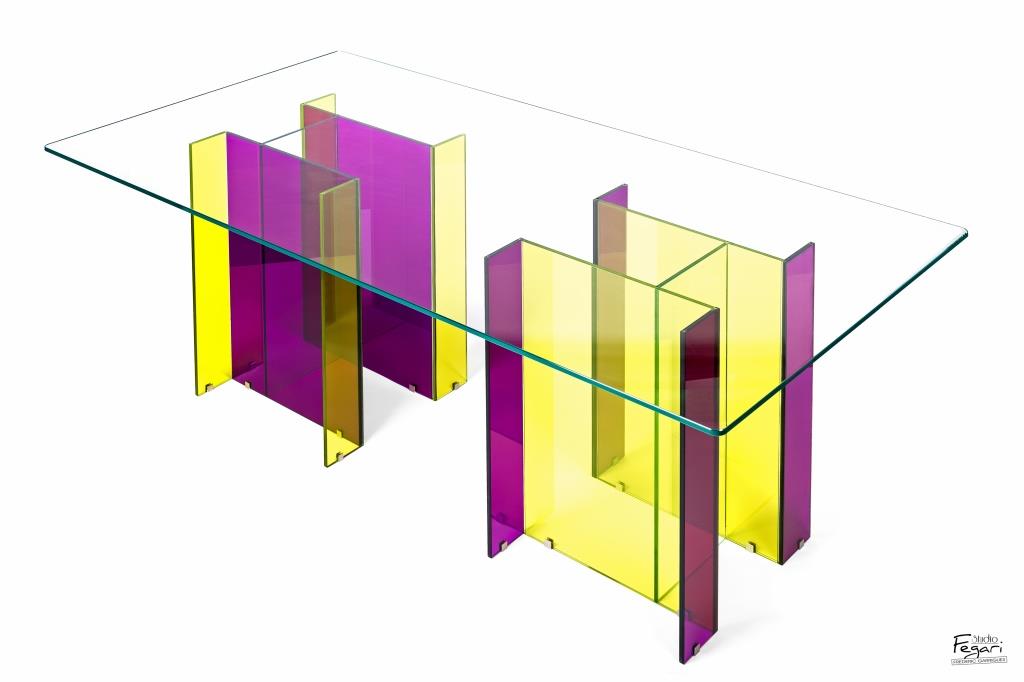 Piètement en verre coloré fuchsia et jaune, ver'art fabrique du mobilier sur mesure
