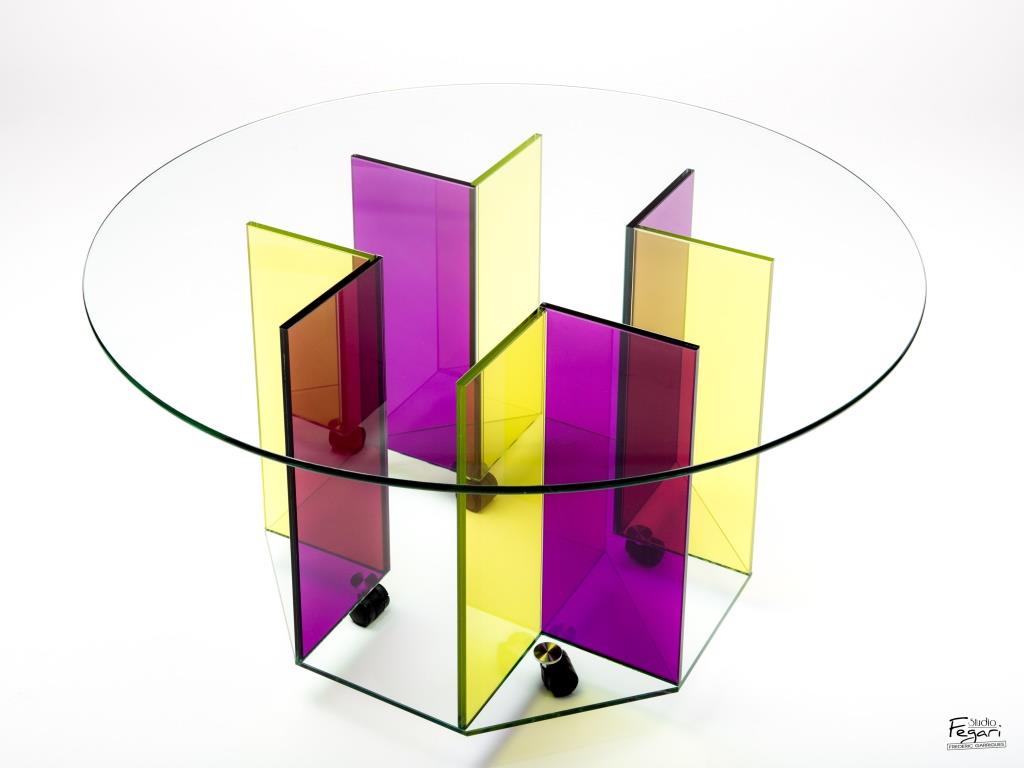 Table basse ronde verre coloré fuchsia et jaune, 
ver'art fabriquant de table basse en verre sur mesure.